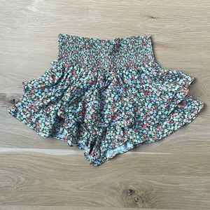 Flower ruffle shorts. Size medium